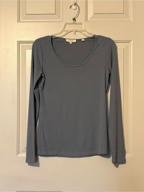 Vince Women's Light Blue Ribbed Knit Scoop Neck Log Sleeve Top Size M